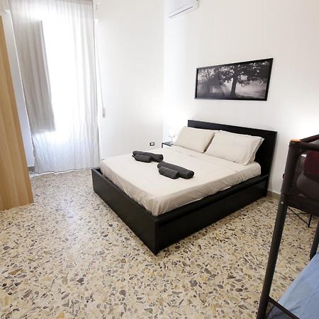 Apartment Holiday Catánia Buitenkant foto