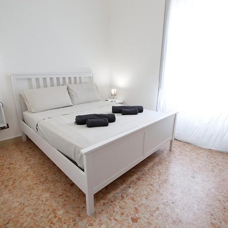 Apartment Holiday Catánia Buitenkant foto