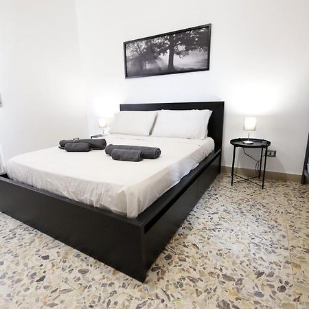 Apartment Holiday Catánia Buitenkant foto