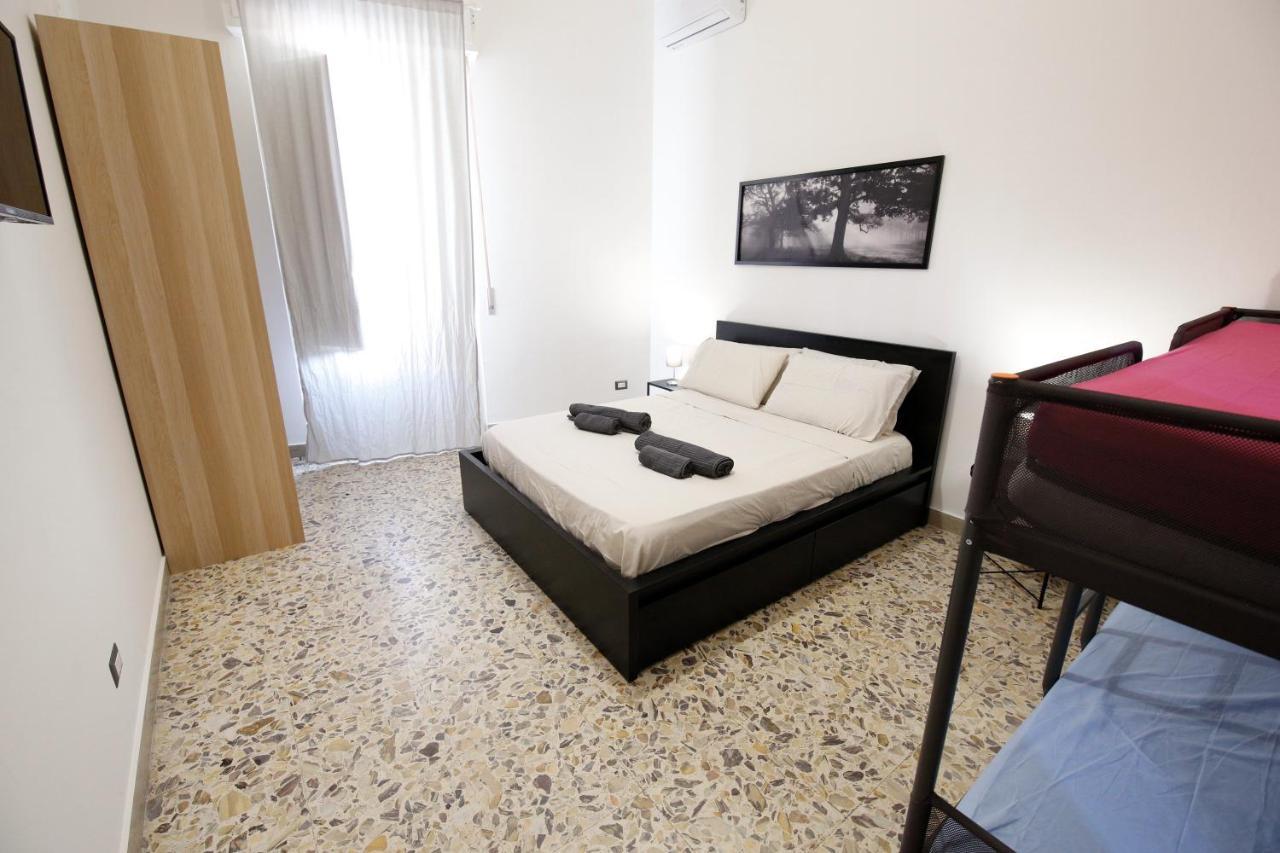Apartment Holiday Catánia Buitenkant foto