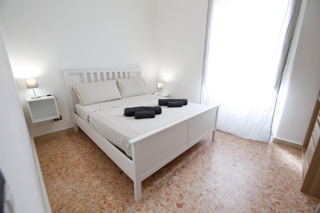 Apartment Holiday Catánia Buitenkant foto