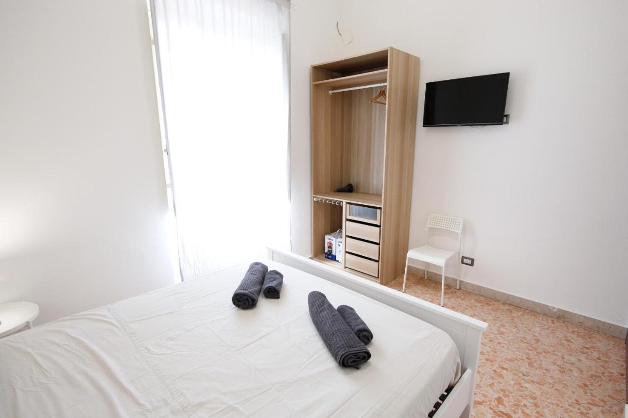 Apartment Holiday Catánia Buitenkant foto